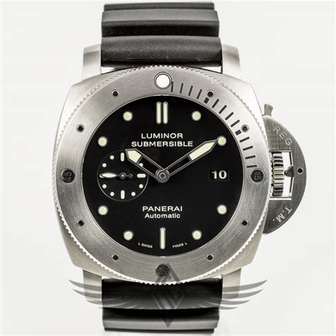 panerai submersible case